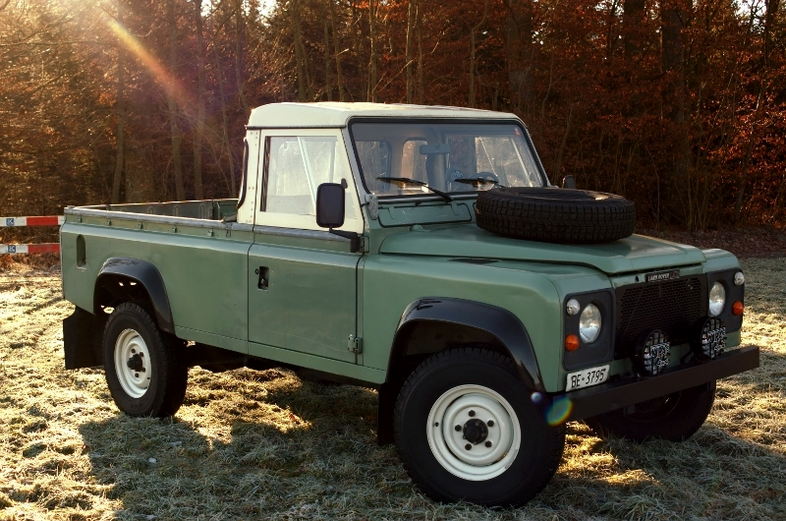 Land Rover Defender 110